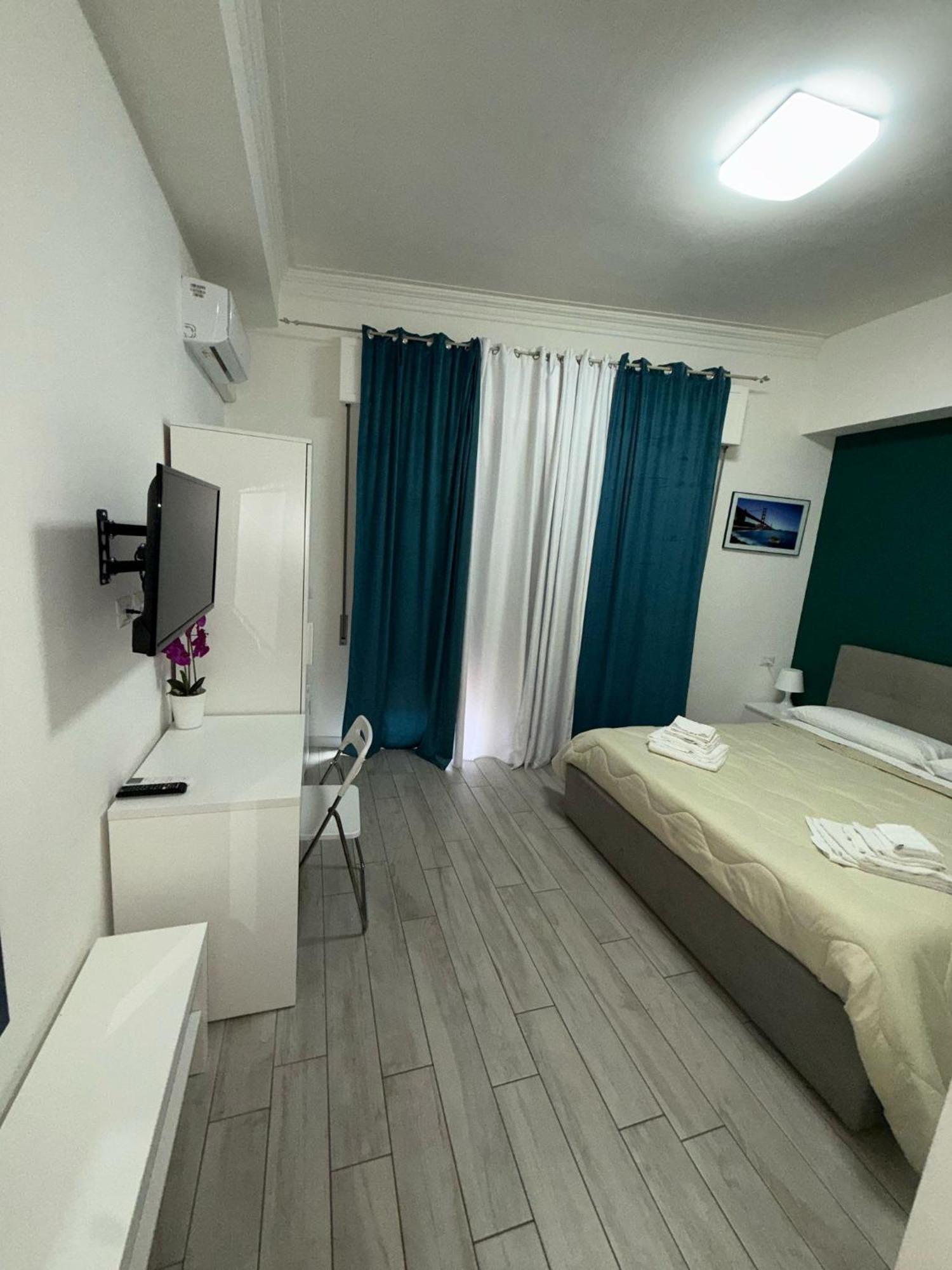 Bed and Breakfast La Stazione 92 Катания Экстерьер фото