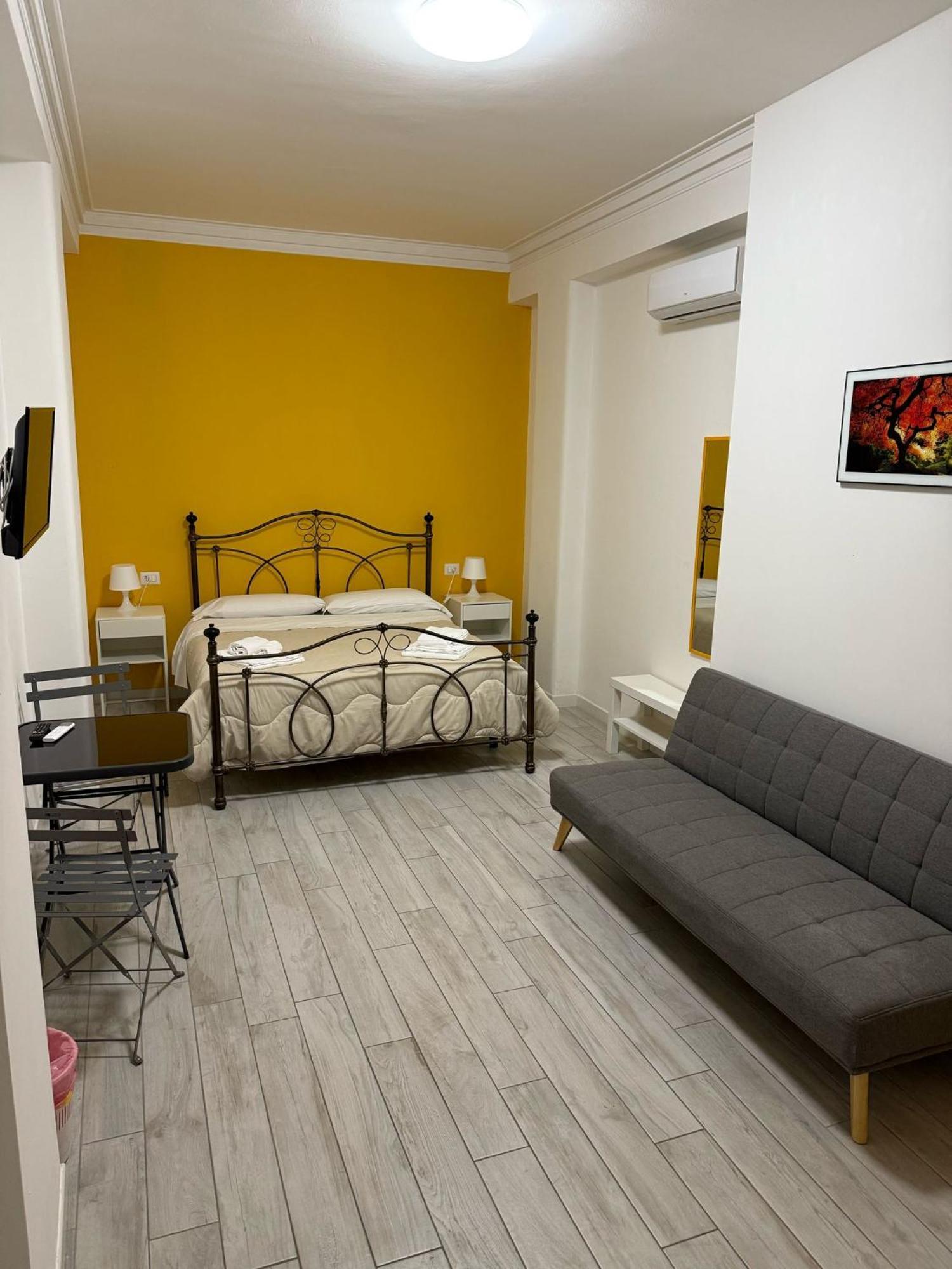 Bed and Breakfast La Stazione 92 Катания Экстерьер фото